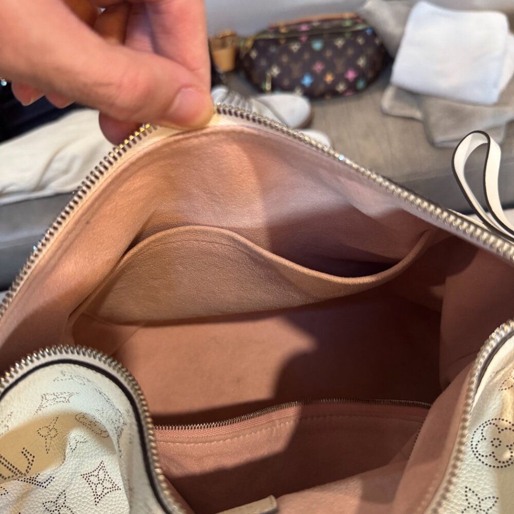 Louis Vuitton Beaubourg Hobo Mm - Picture 12 of 12